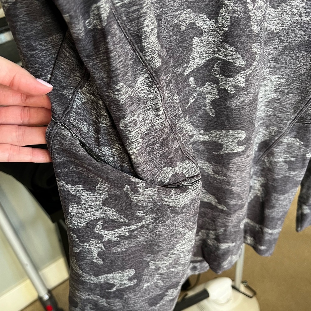 Lululemon Sweater - Picture 5 of 6